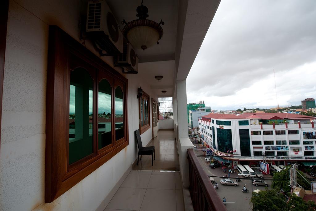 Wei Si Deng Hotel & Restaurant Phnom Penh Dış mekan fotoğraf