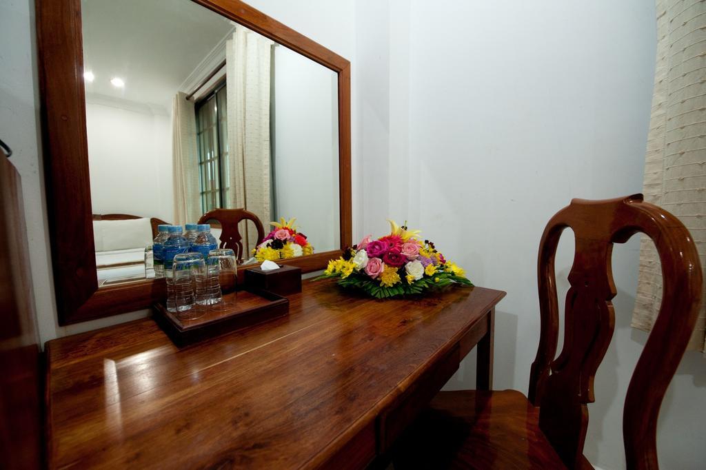 Wei Si Deng Hotel & Restaurant Phnom Penh Dış mekan fotoğraf