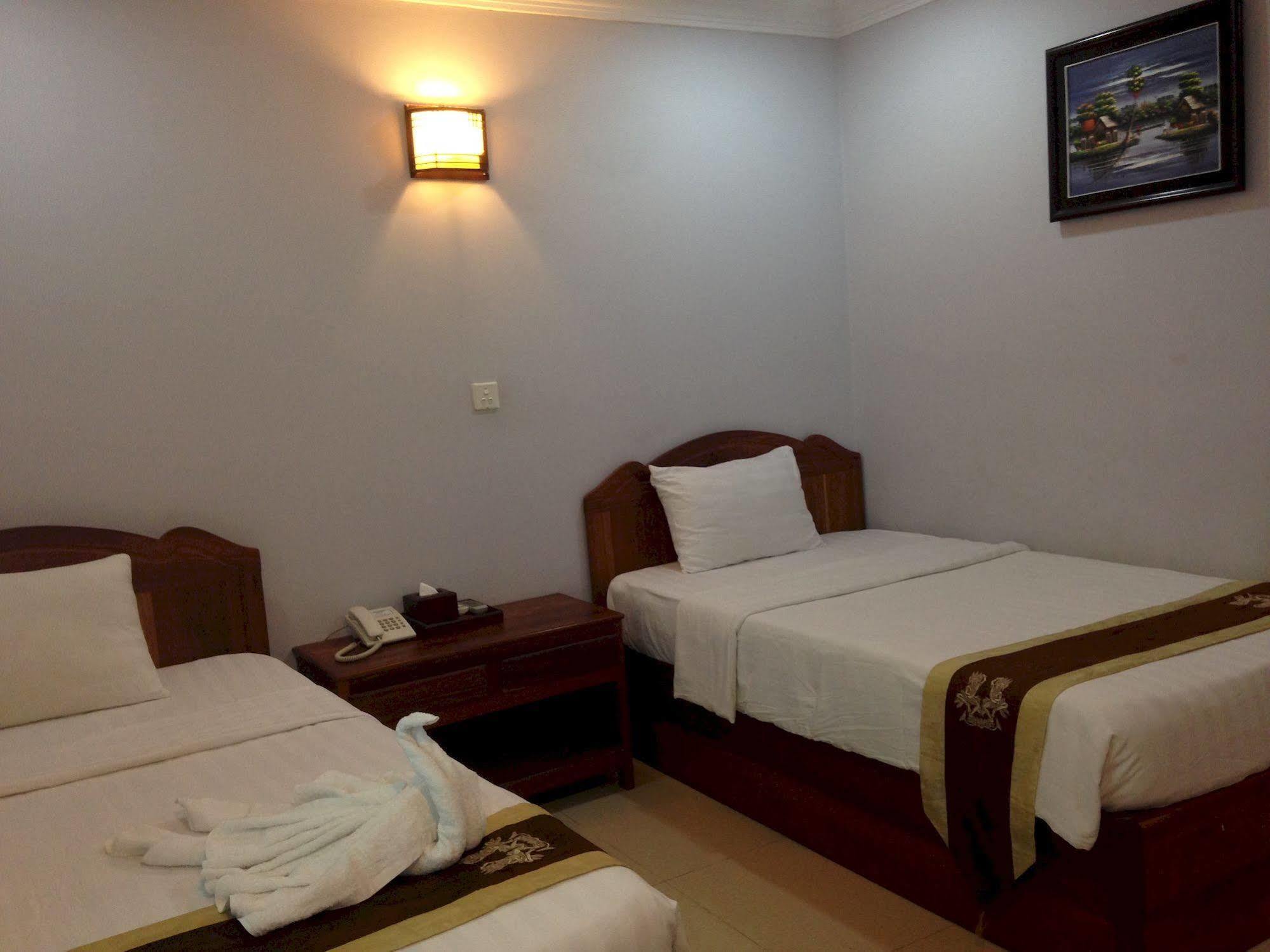 Wei Si Deng Hotel & Restaurant Phnom Penh Dış mekan fotoğraf