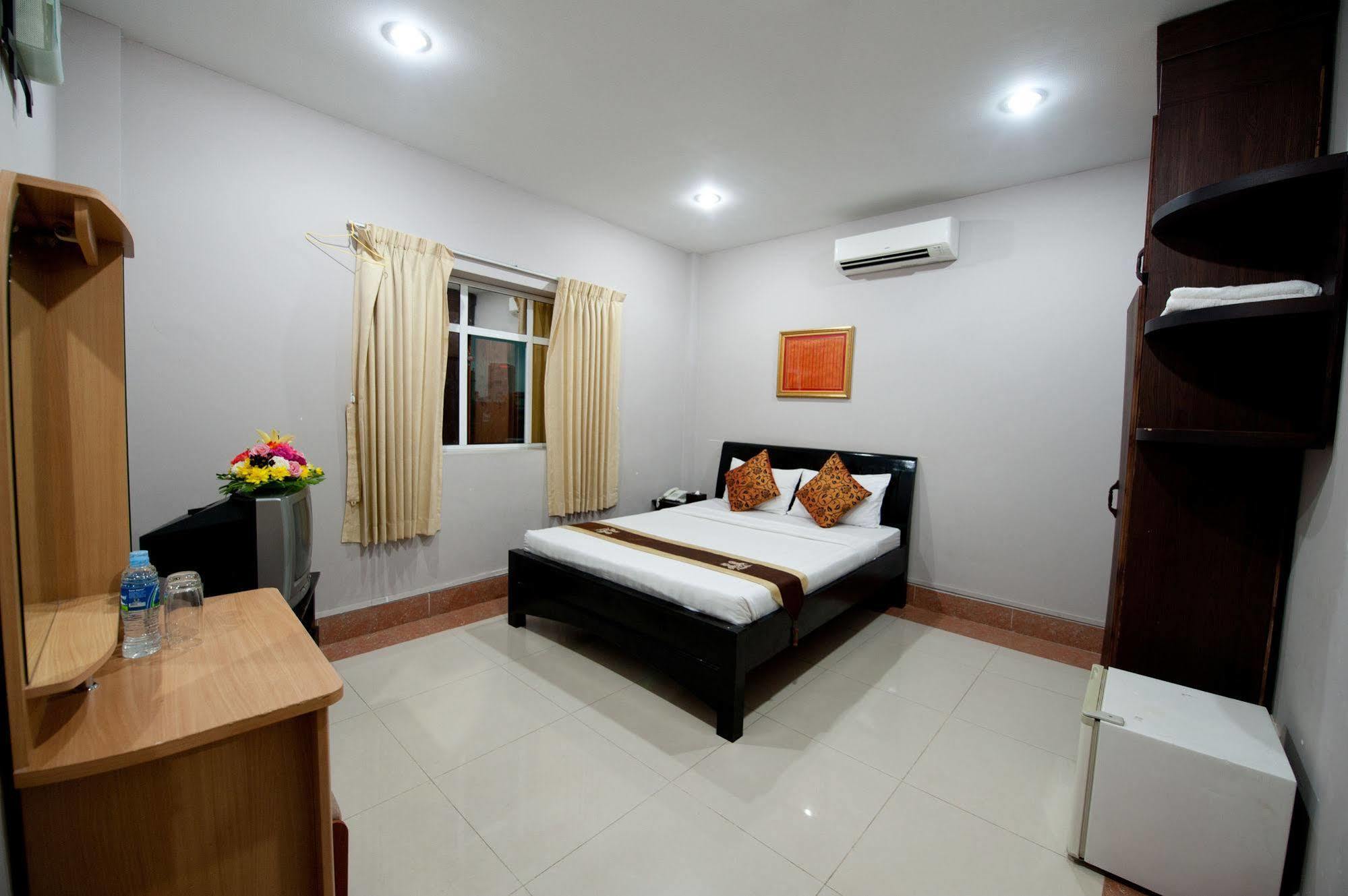 Wei Si Deng Hotel & Restaurant Phnom Penh Dış mekan fotoğraf