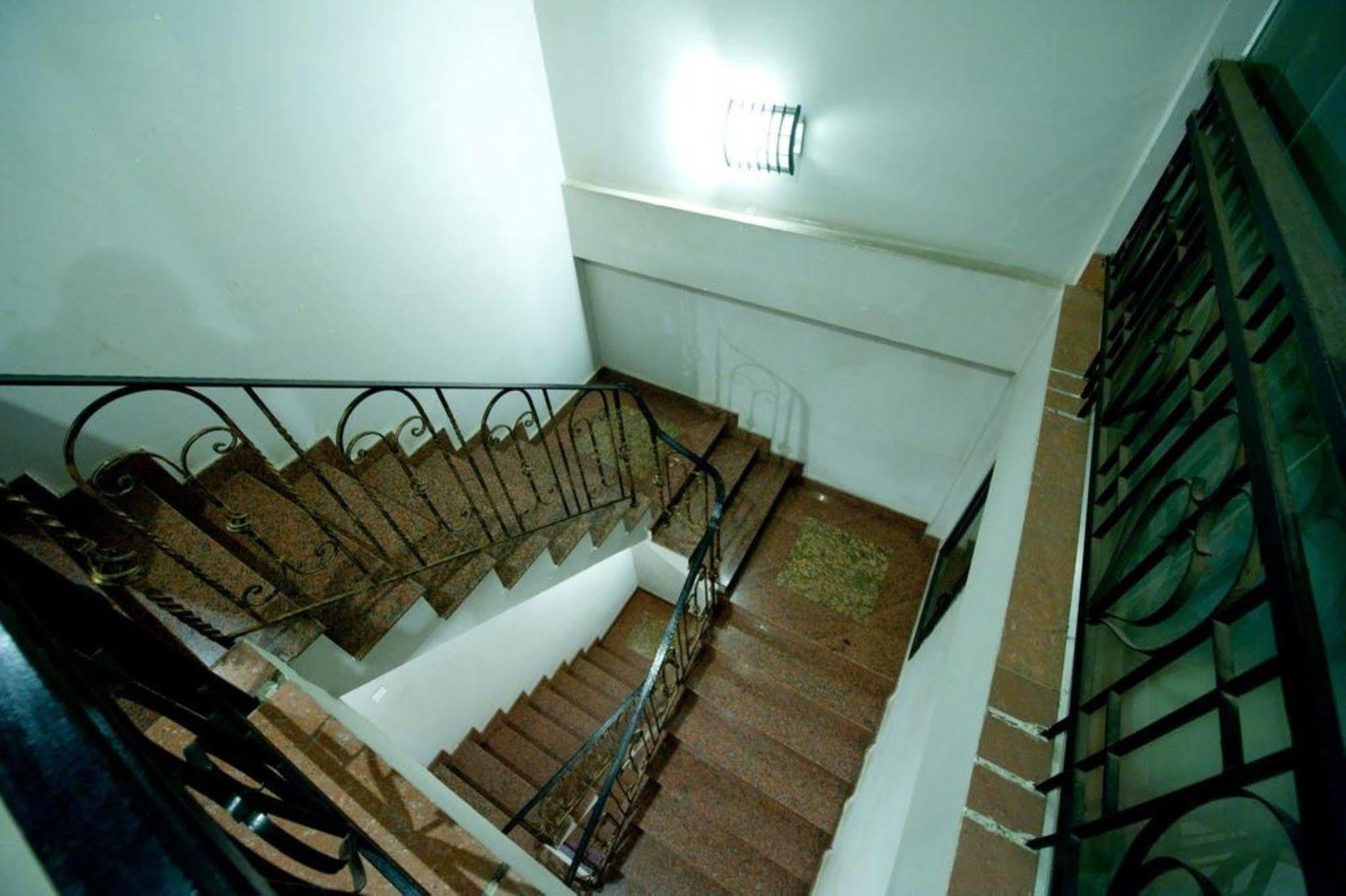 Wei Si Deng Hotel & Restaurant Phnom Penh Dış mekan fotoğraf