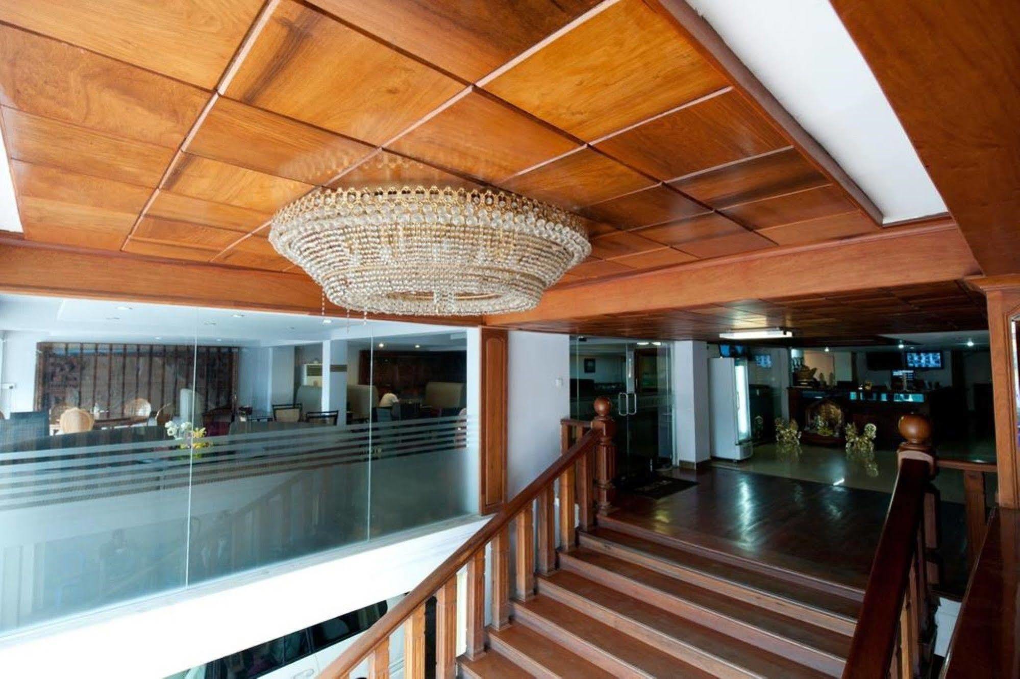 Wei Si Deng Hotel & Restaurant Phnom Penh Dış mekan fotoğraf
